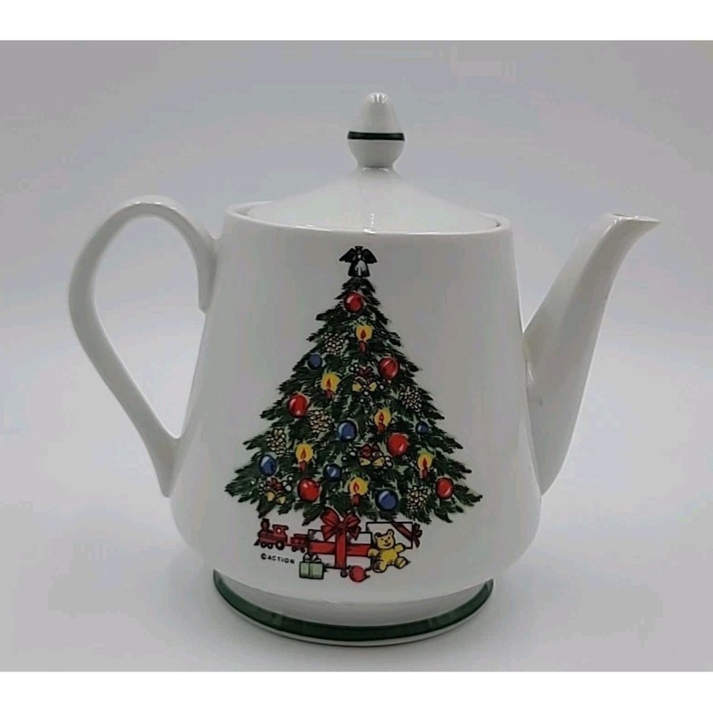 VTG Mount Clemens Christmas Tree Teapot Made in Japan Mint Condition 7" Tall